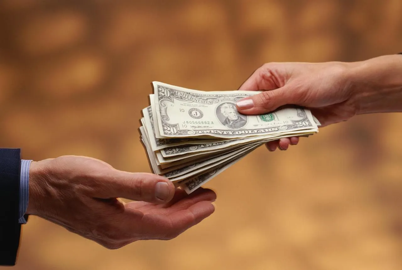 Bioinformatics Salary by Country: 2025 Trends and Insights